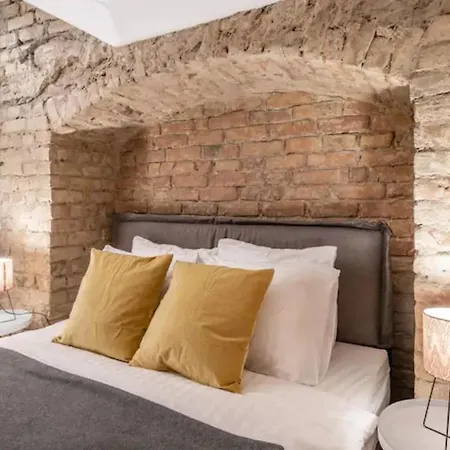 Boutiq - - Bruninieku *
