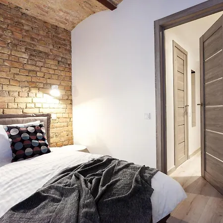 Boutiq - - Bruninieku Riga